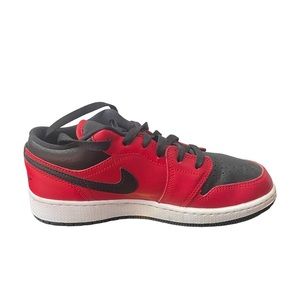 Air Jordan 1 Low Red/Black Size 7 Women’s/5.5 Youth